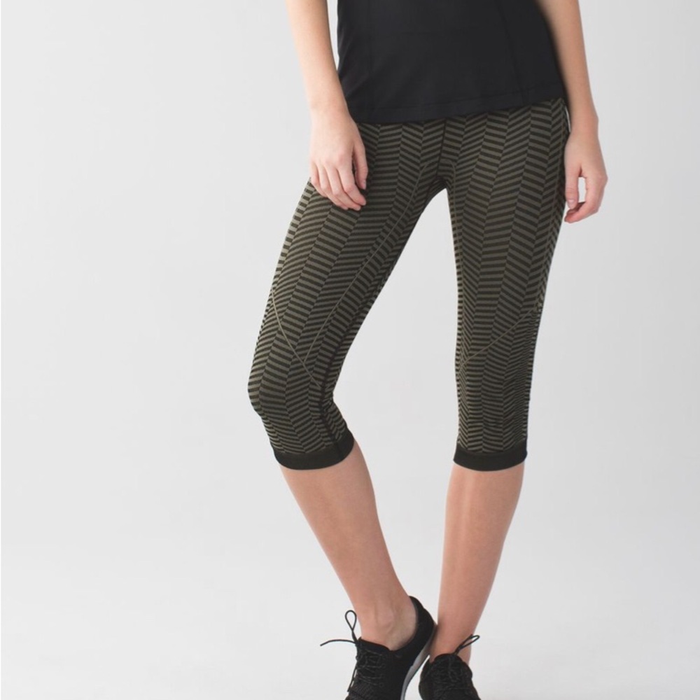 Lululemon In The Flow Crop II Heathered Fatigue Green